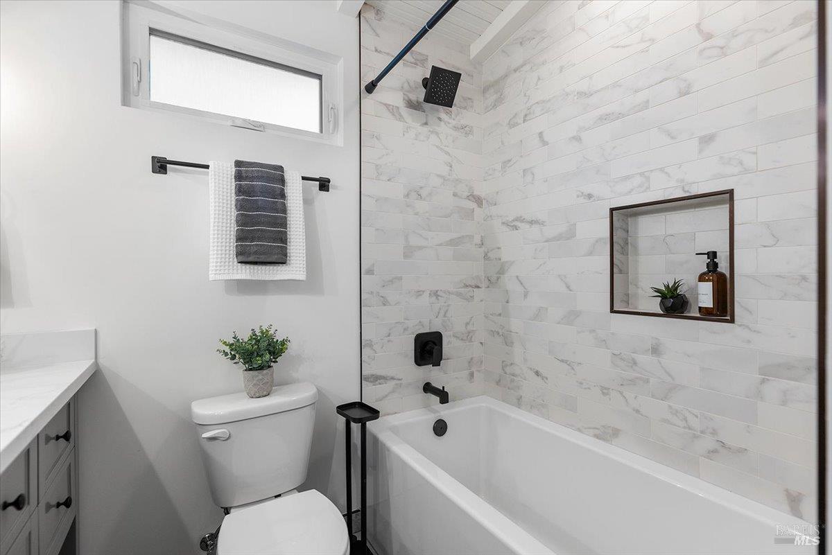 1421 Spruce Way Healdsburg CA 95448