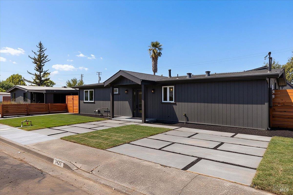 1421 Spruce Way Healdsburg CA 95448