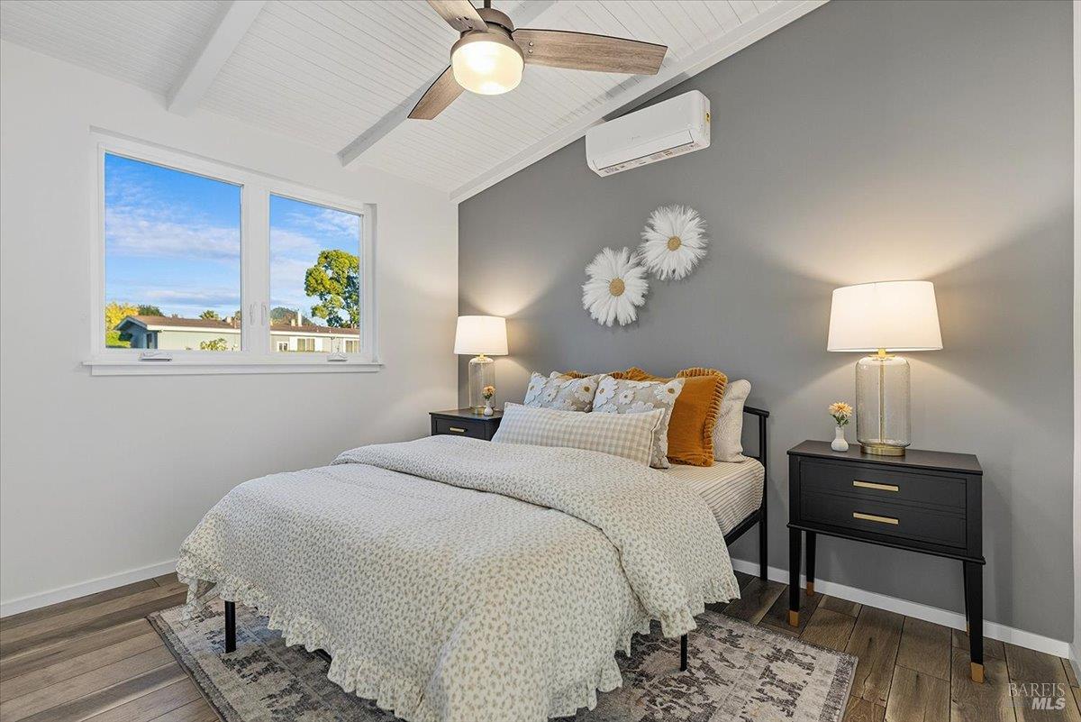 1421 Spruce Way Healdsburg CA 95448