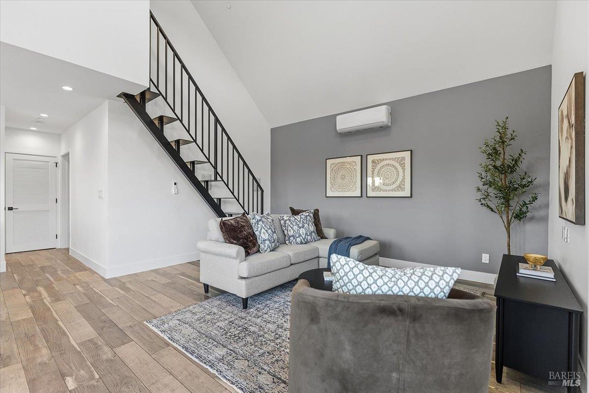 1421 Spruce Way Healdsburg CA 95448