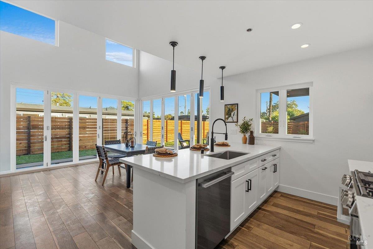 1421 Spruce Way Healdsburg CA 95448