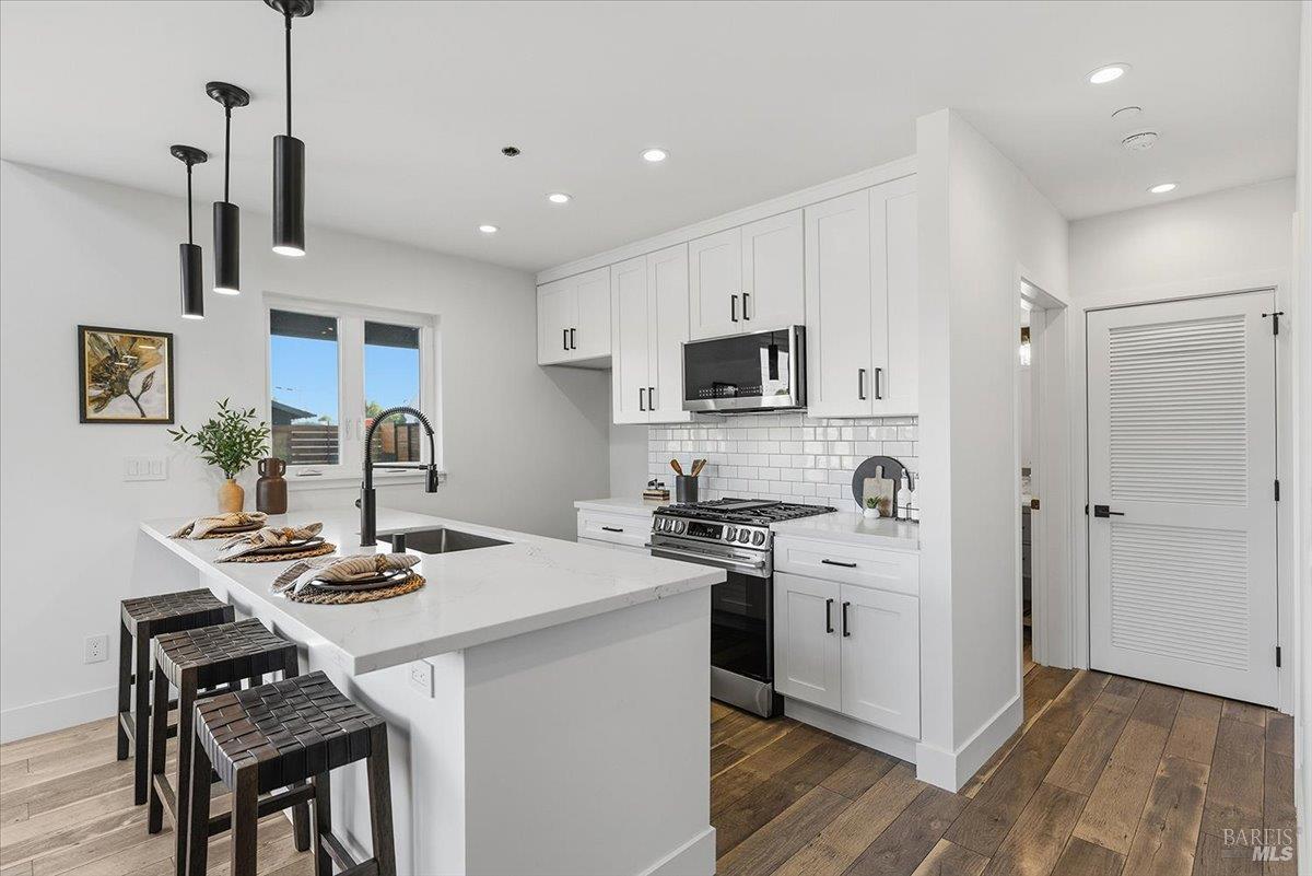 1421 Spruce Way Healdsburg CA 95448