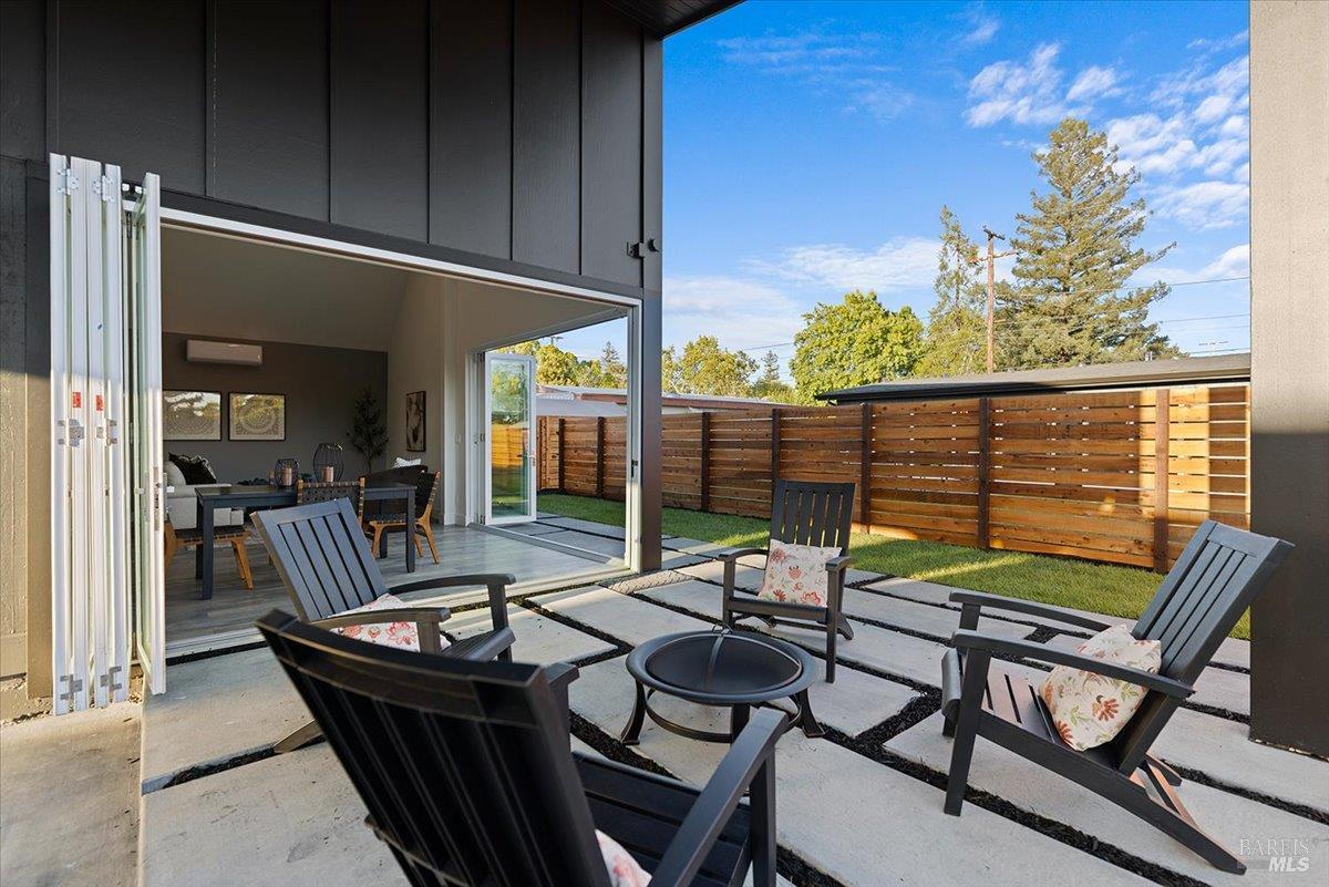 1421 Spruce Way Healdsburg CA 95448