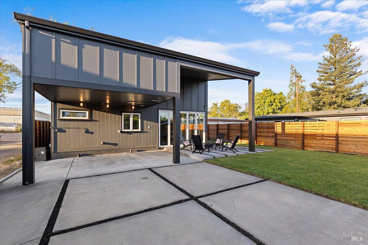 1421 Spruce Way Healdsburg CA 95448