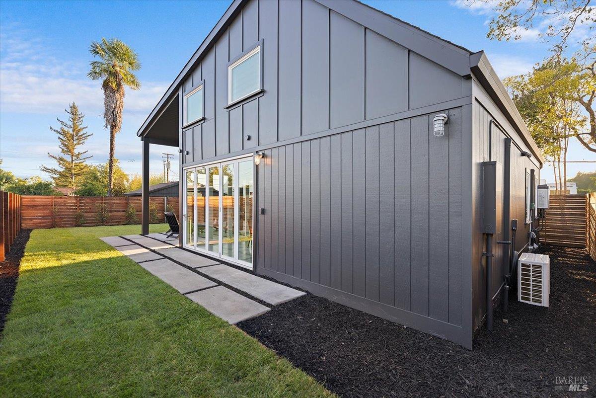 1421 Spruce Way Healdsburg CA 95448