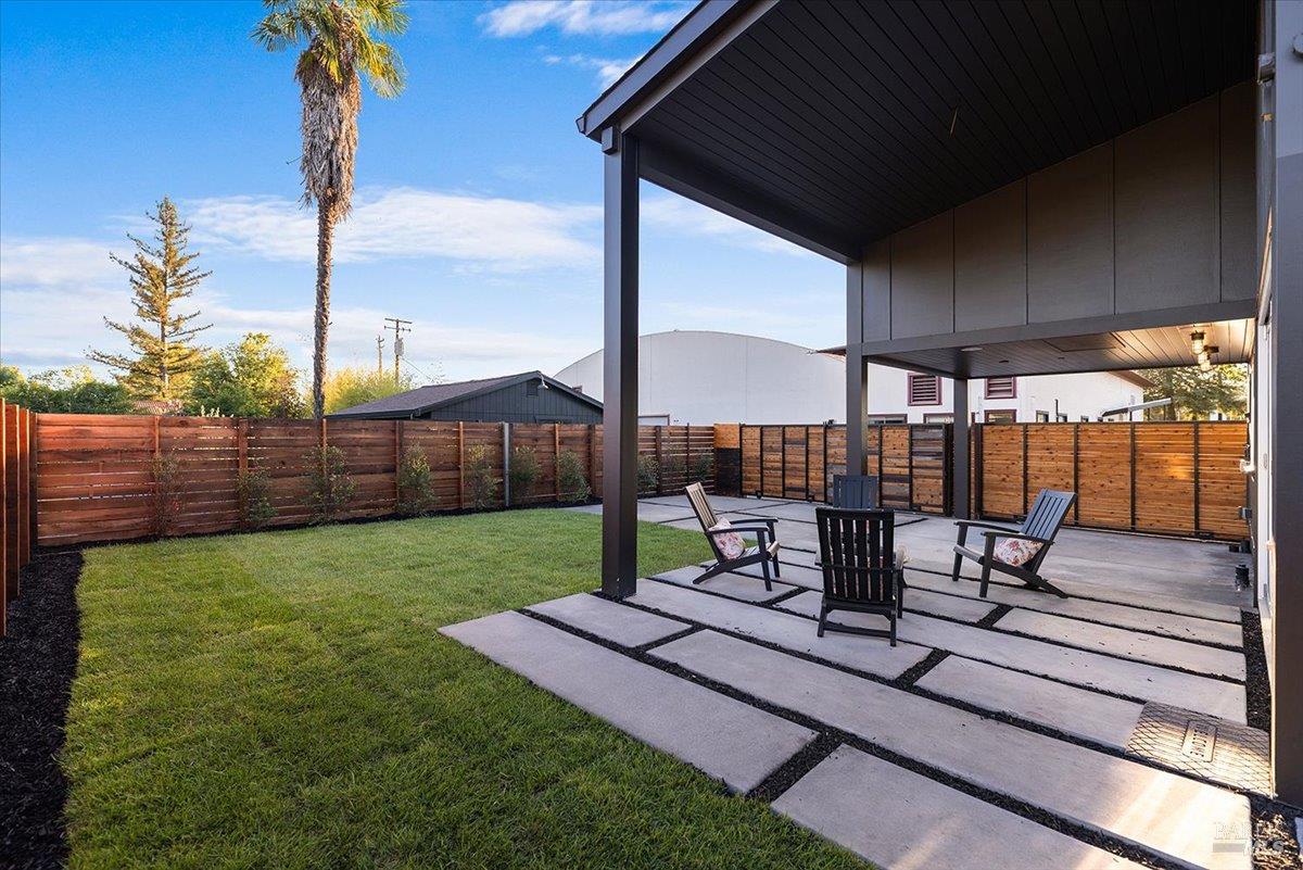 1421 Spruce Way Healdsburg CA 95448