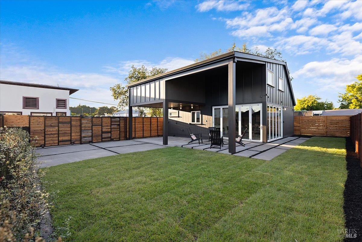 1421 Spruce Way Healdsburg CA 95448
