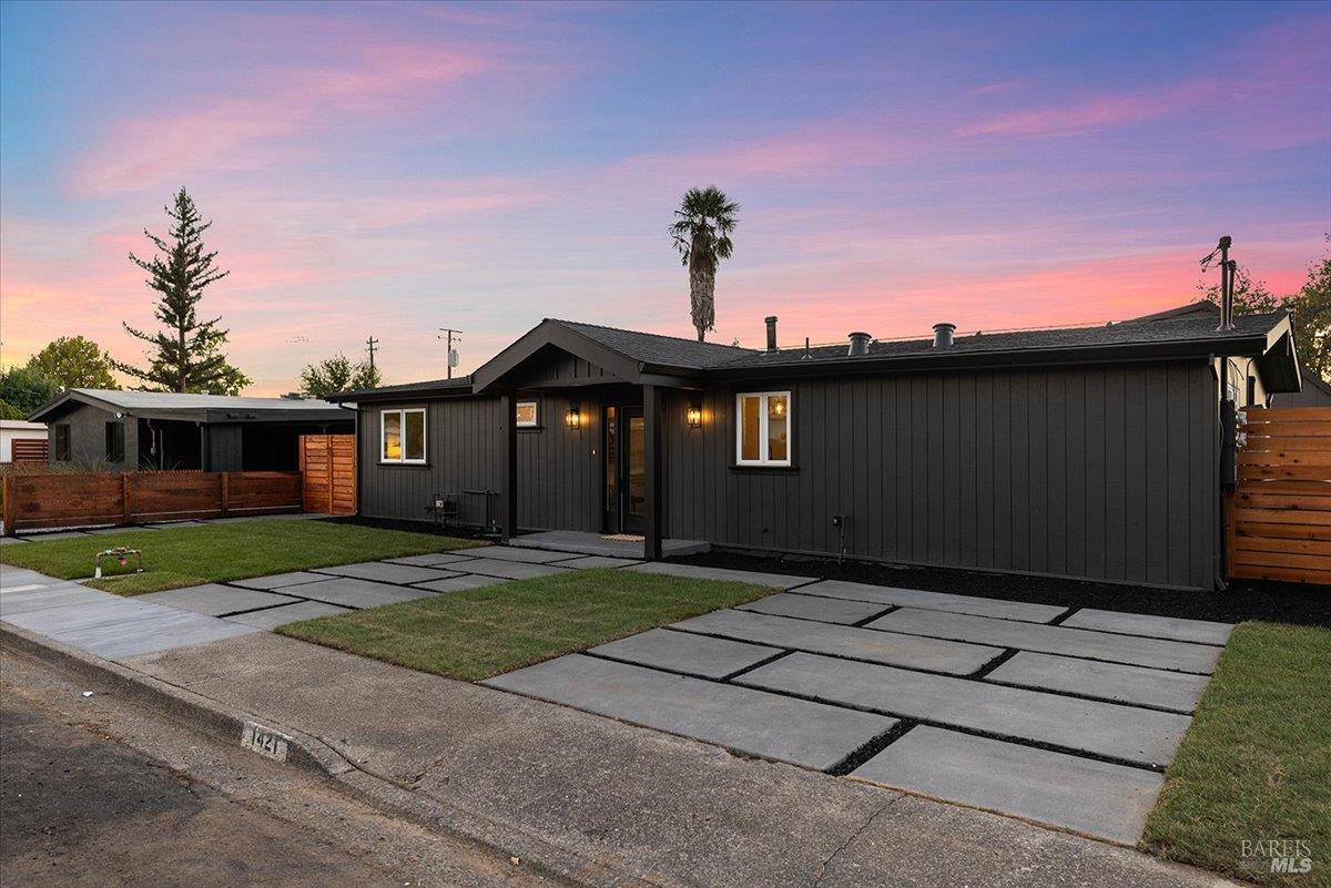 1421 Spruce Way Healdsburg CA 95448