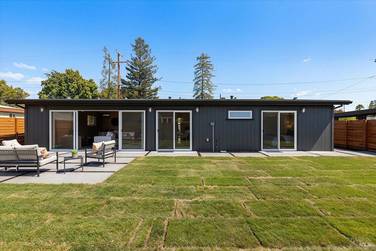 1421 Spruce Way Healdsburg CA 95448