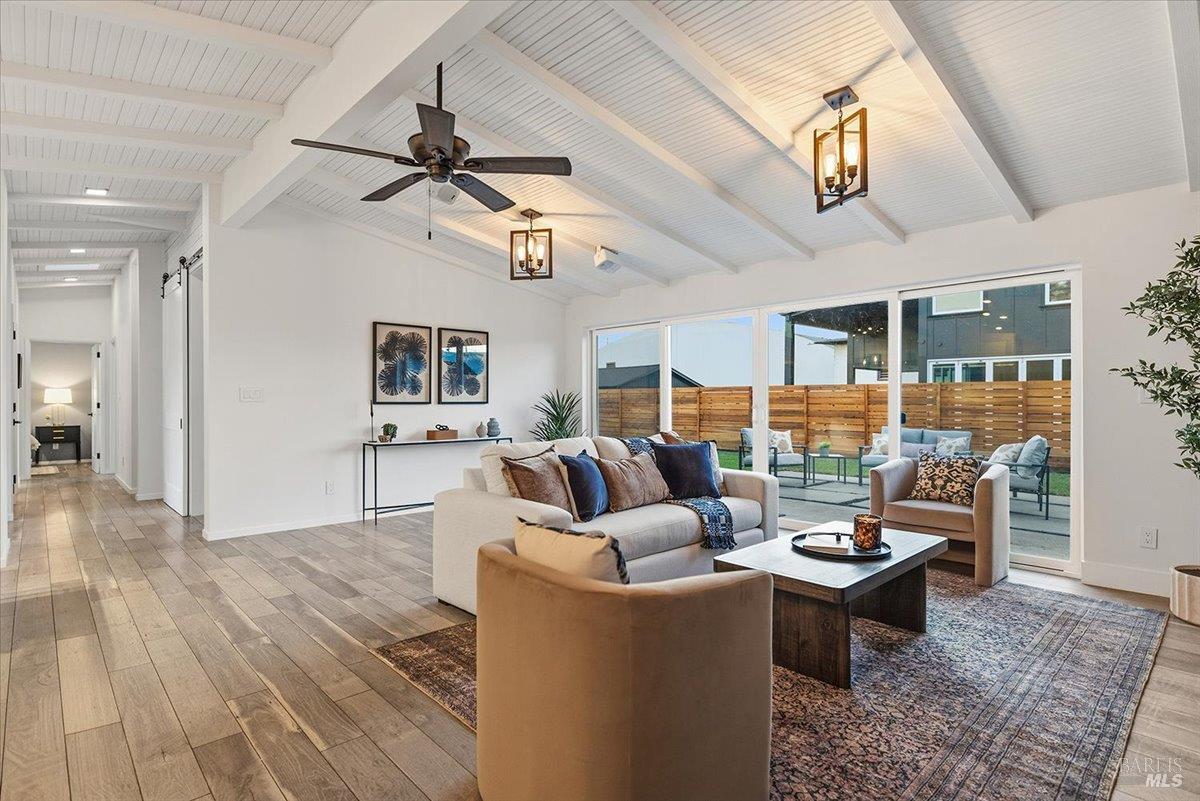 1421 Spruce Way Healdsburg CA 95448