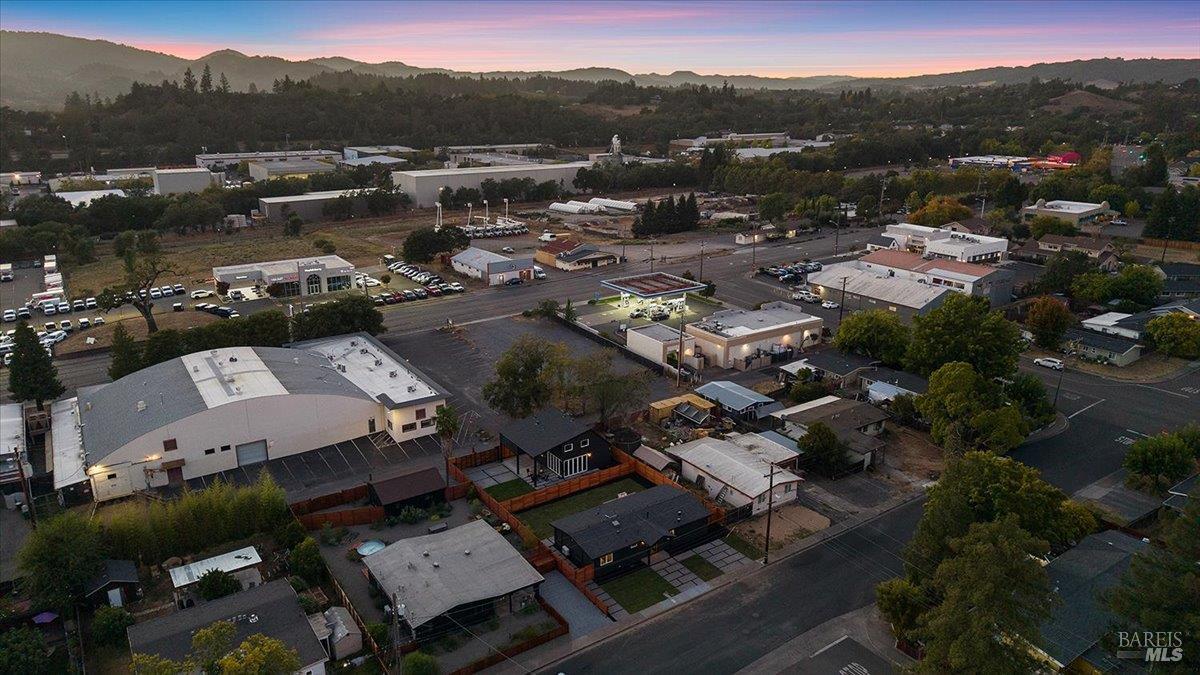 1421 Spruce Way Healdsburg CA 95448