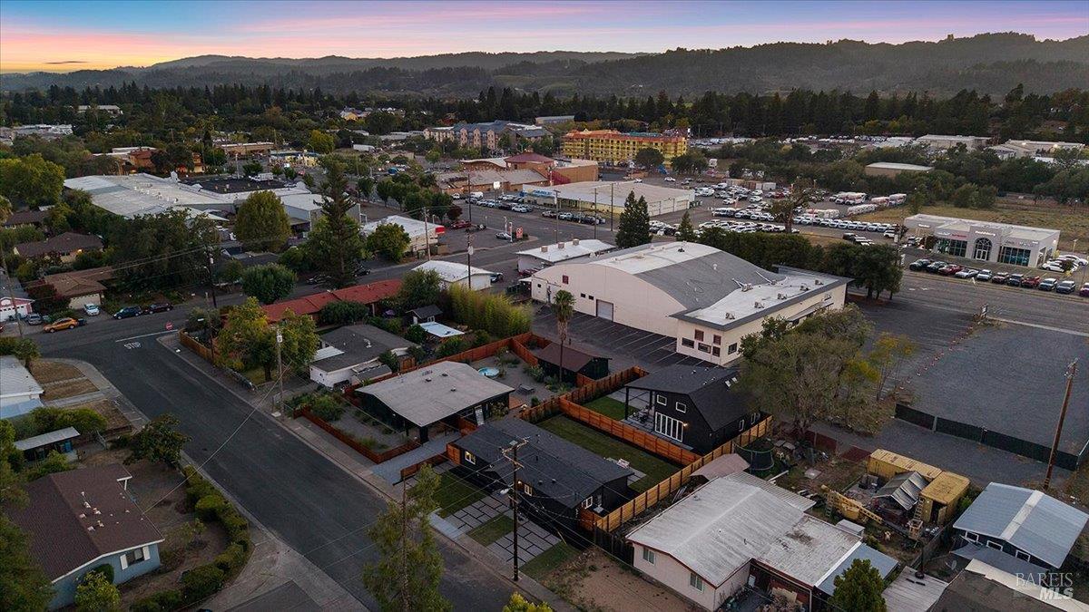 1421 Spruce Way Healdsburg CA 95448