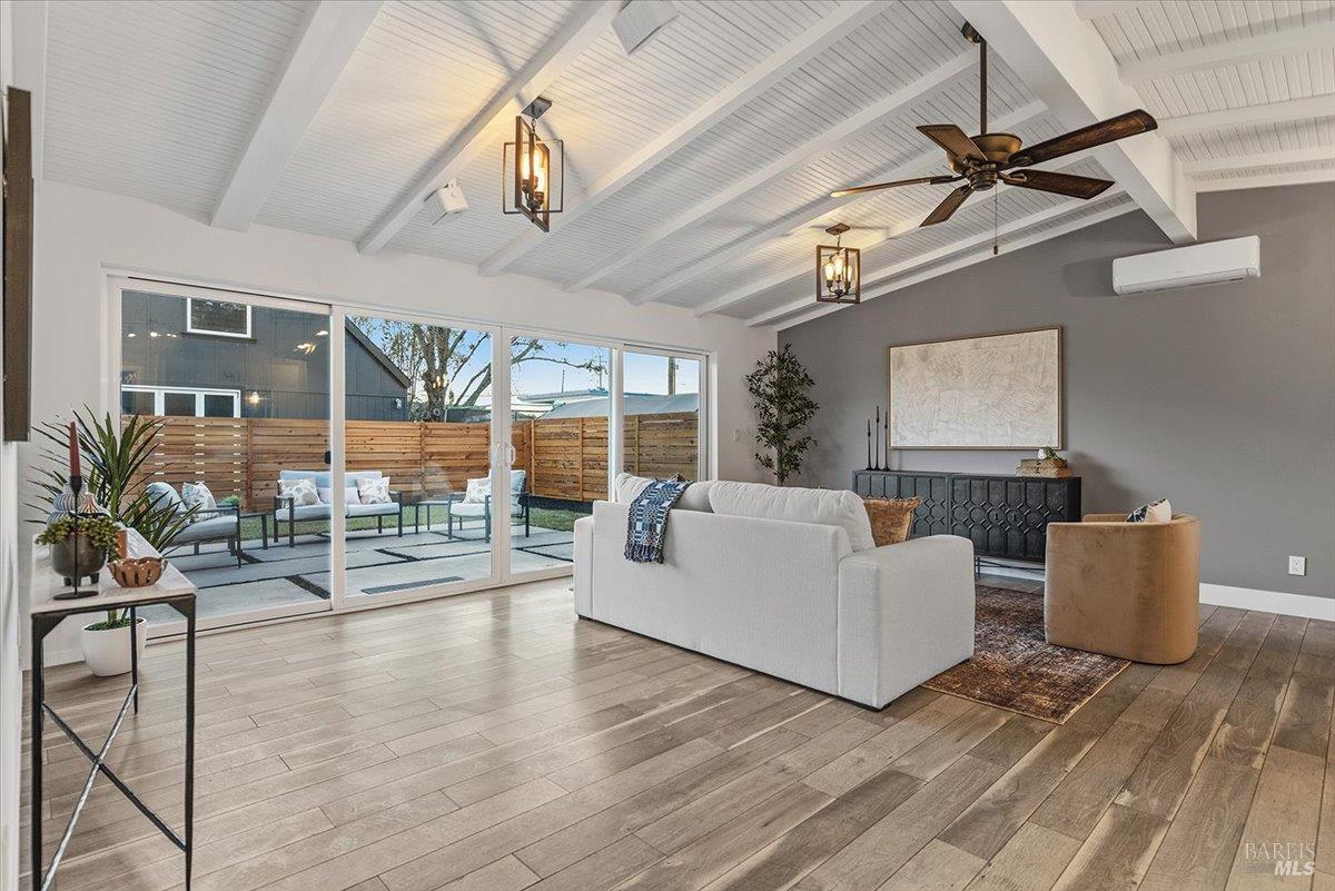 1421 Spruce Way Healdsburg CA 95448