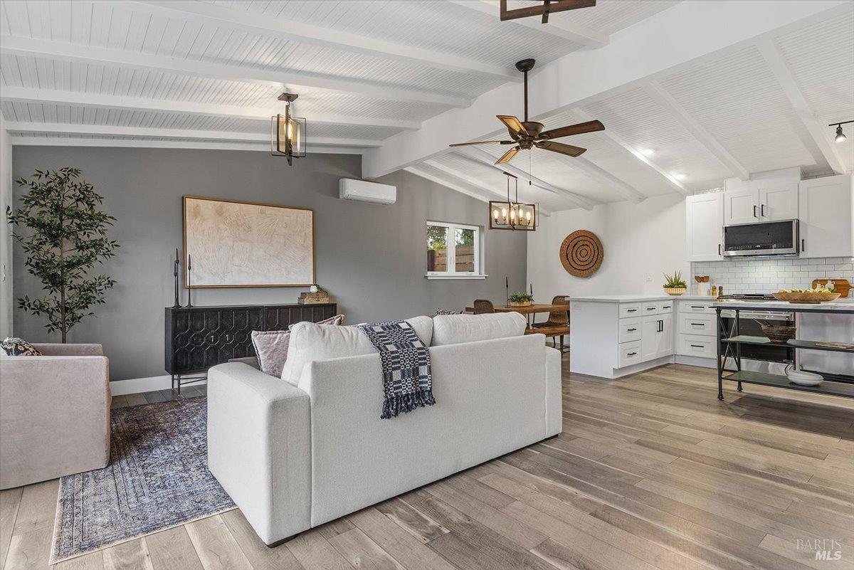 1421 Spruce Way Healdsburg CA 95448