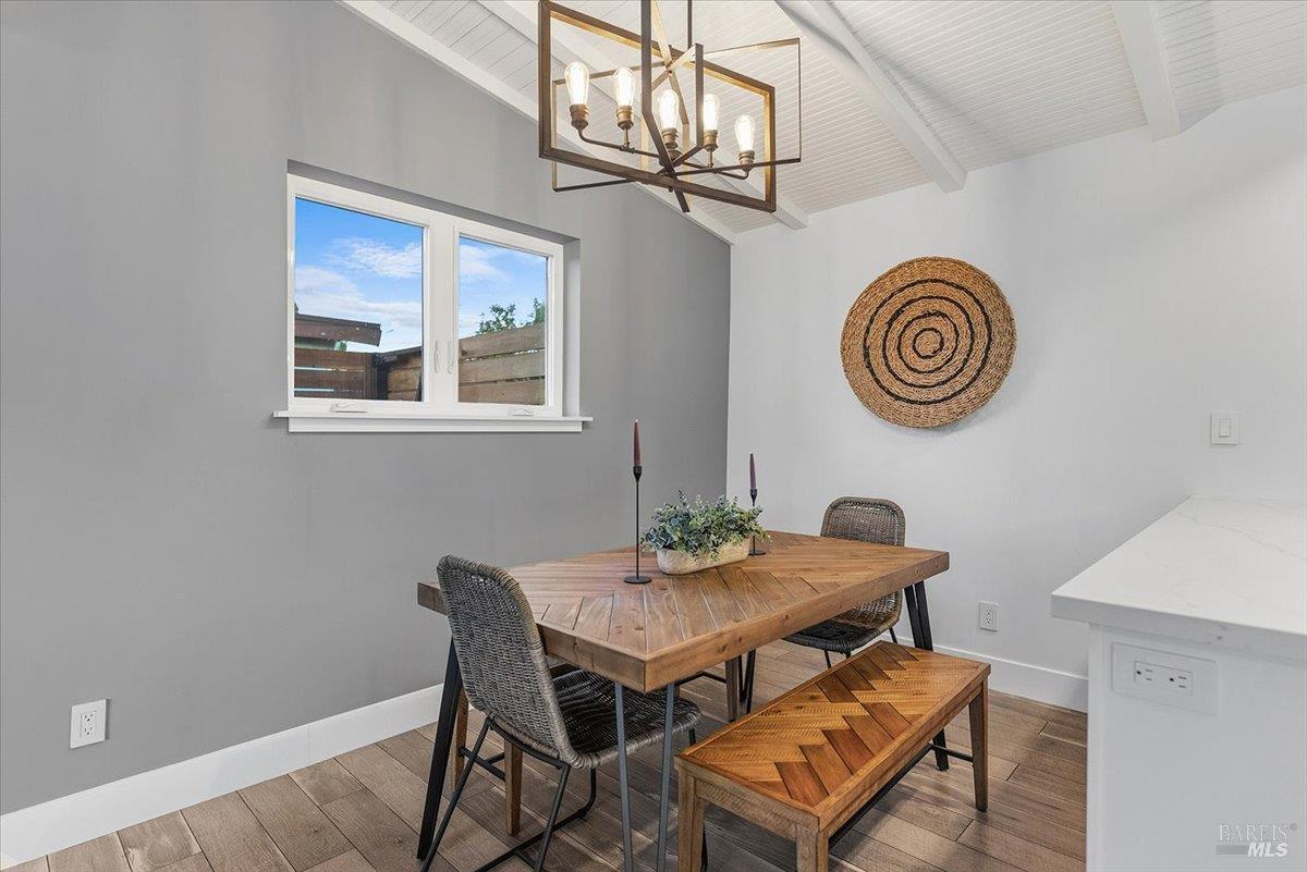 1421 Spruce Way Healdsburg CA 95448