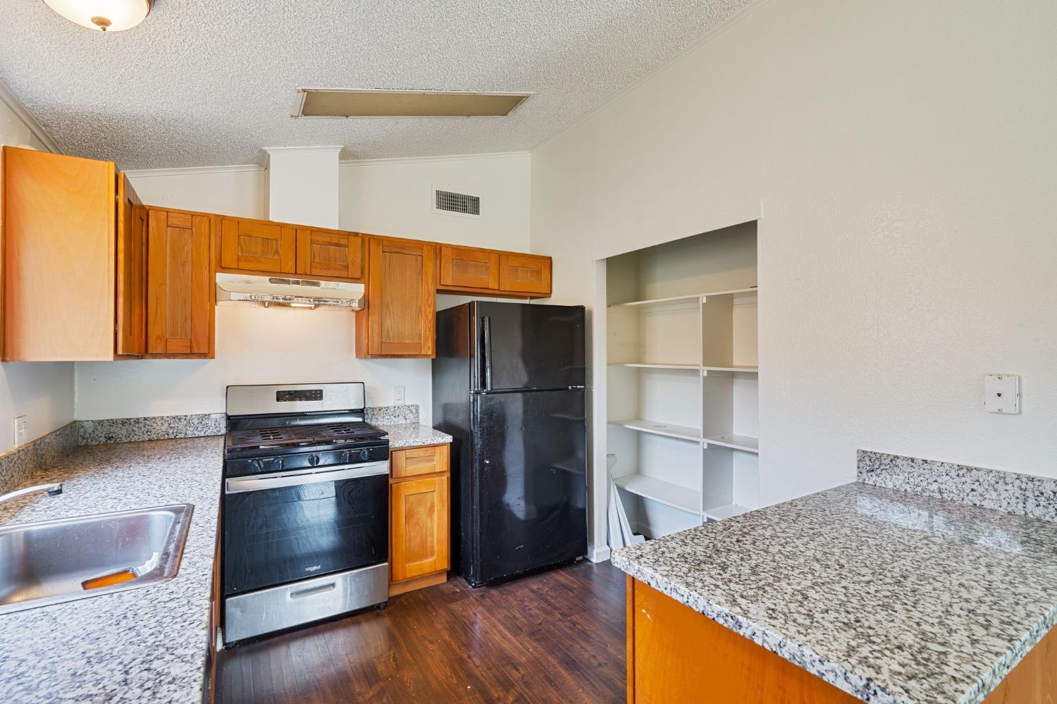 2729 Toy Avenue Sacramento CA 95822