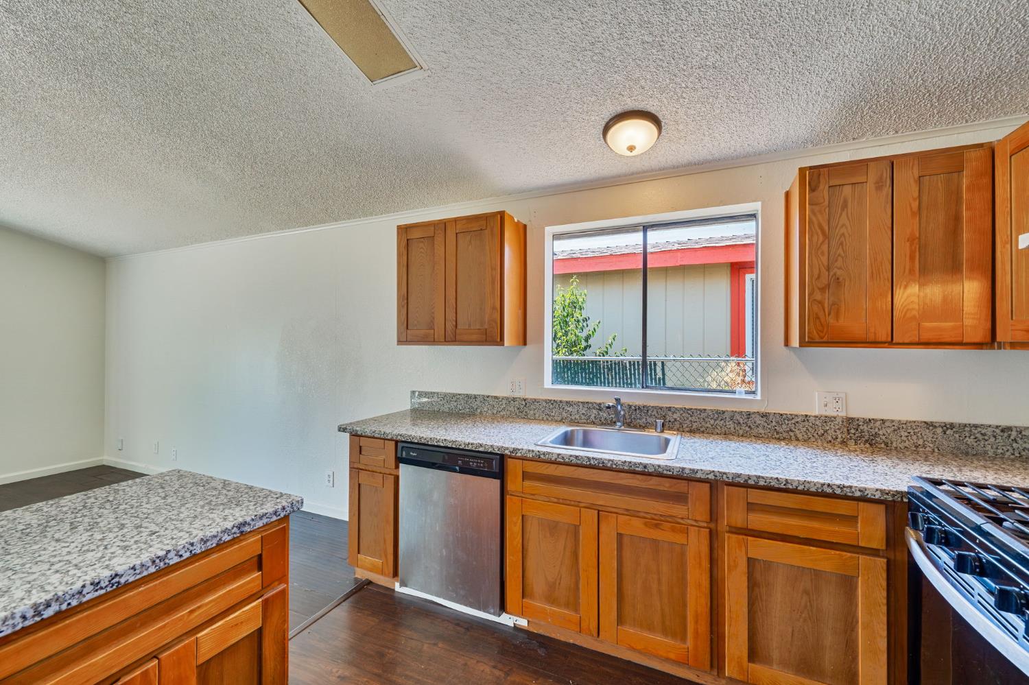 2729 Toy Avenue Sacramento CA 95822