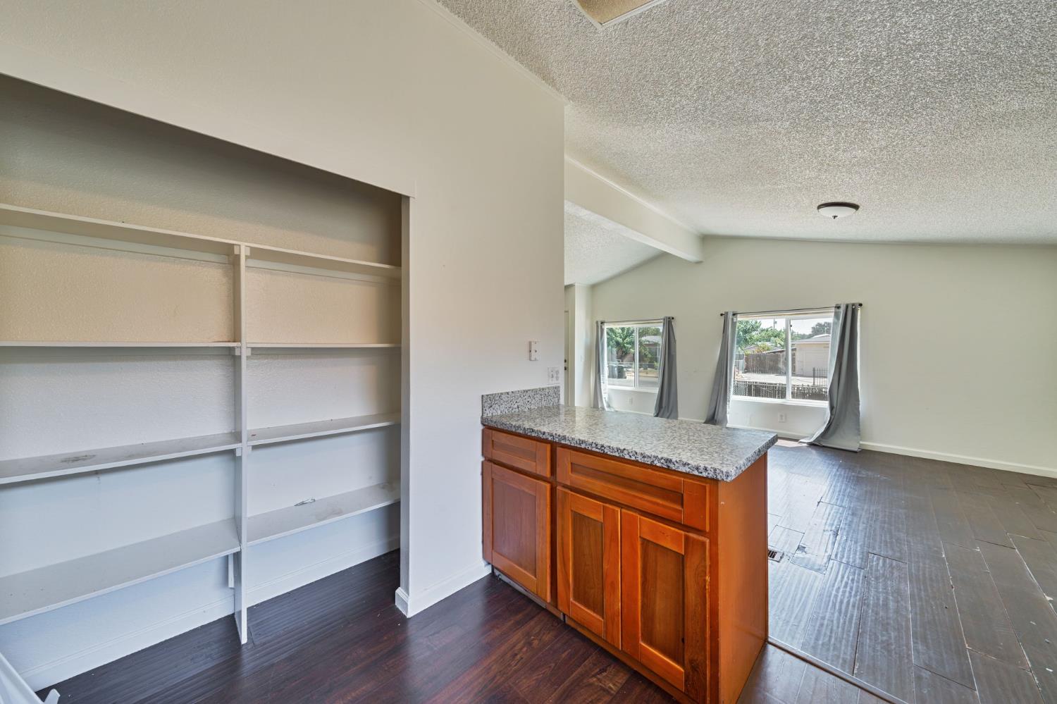 2729 Toy Avenue Sacramento CA 95822