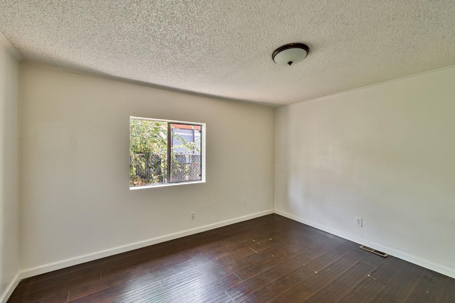 2729 Toy Avenue Sacramento CA 95822