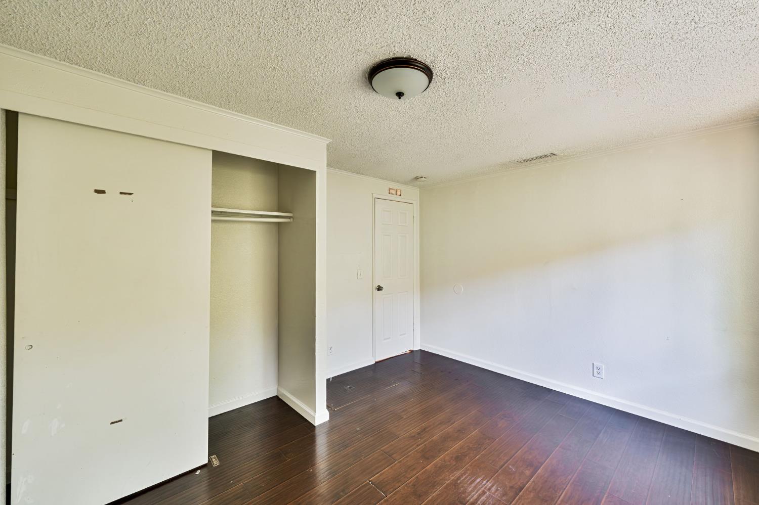 2729 Toy Avenue Sacramento CA 95822