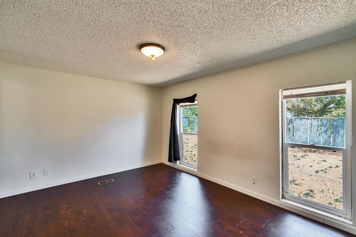 2729 Toy Avenue Sacramento CA 95822