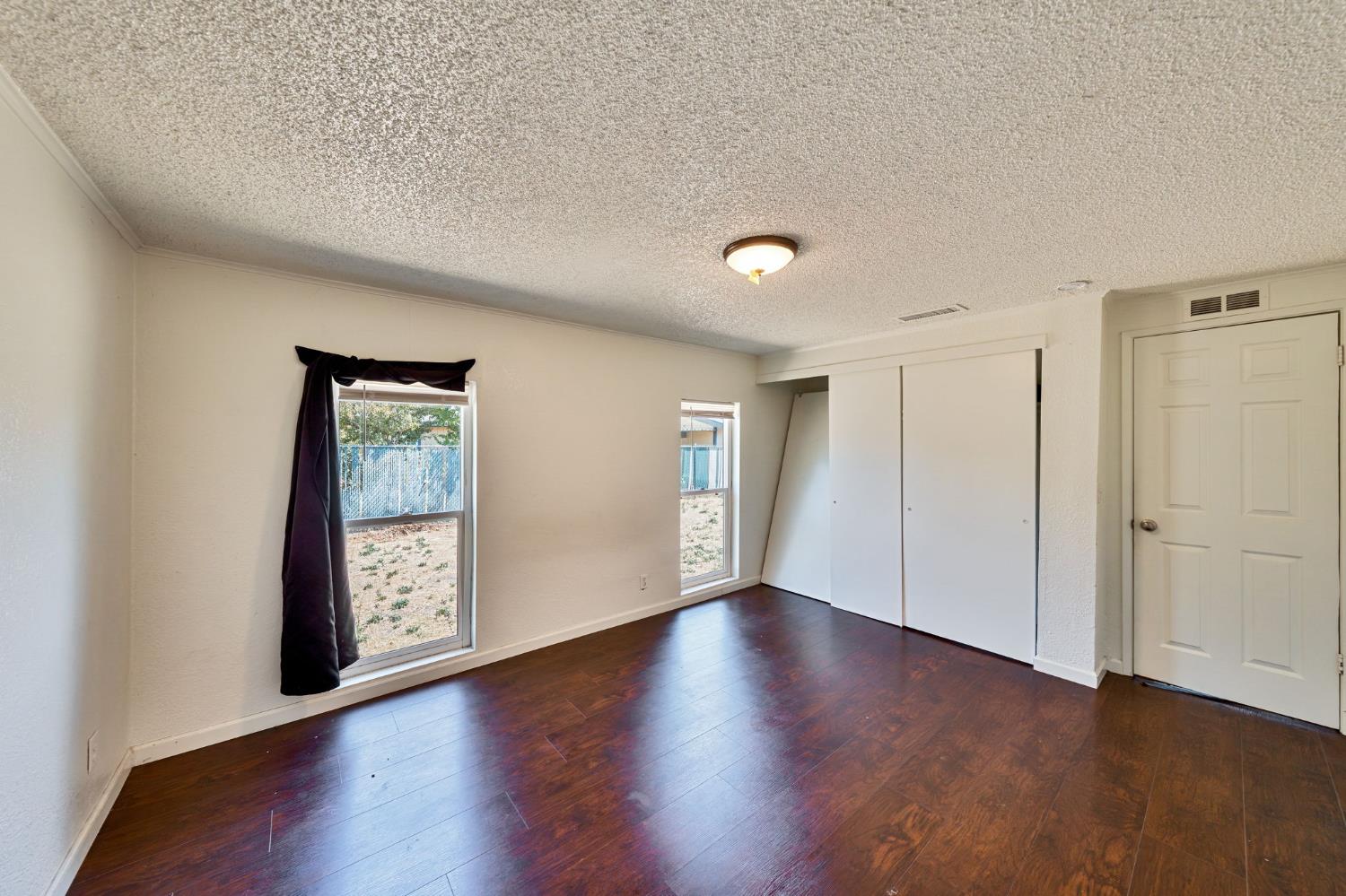 2729 Toy Avenue Sacramento CA 95822
