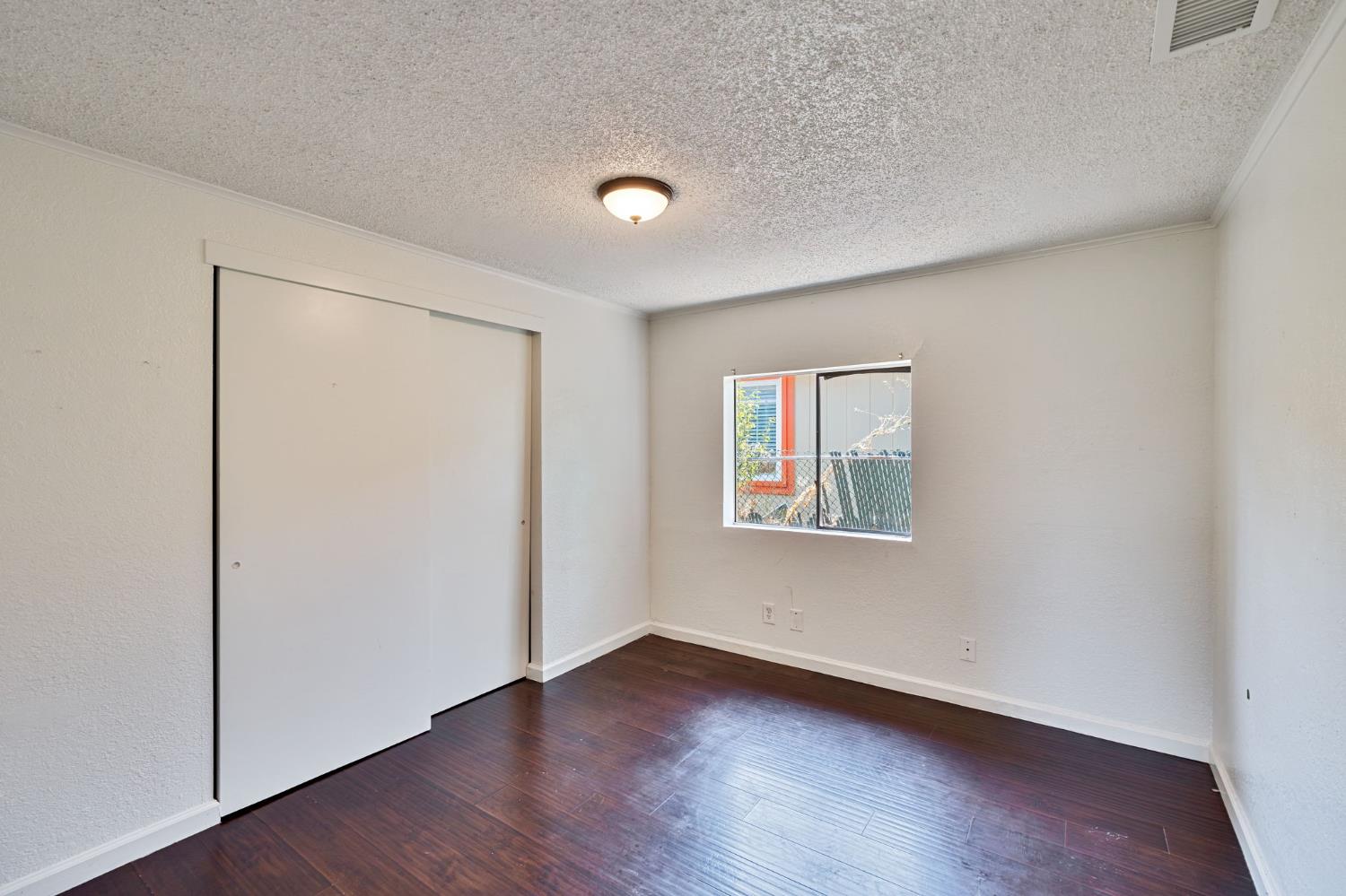 2729 Toy Avenue Sacramento CA 95822