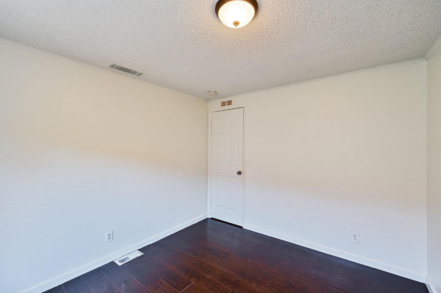 2729 Toy Avenue Sacramento CA 95822