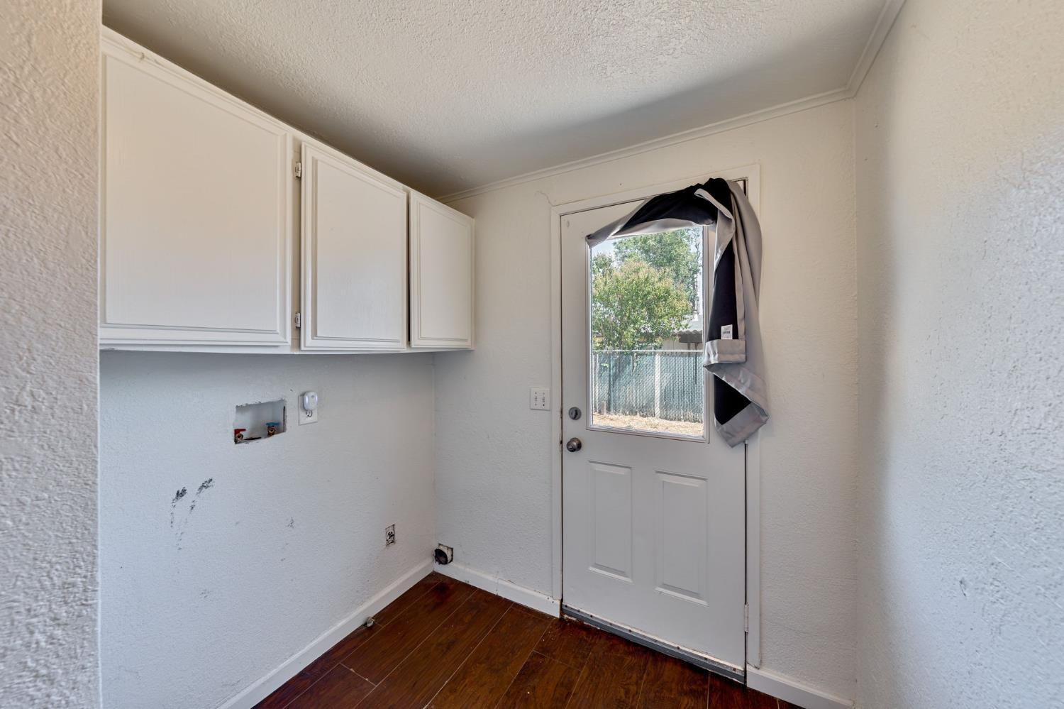 2729 Toy Avenue Sacramento CA 95822