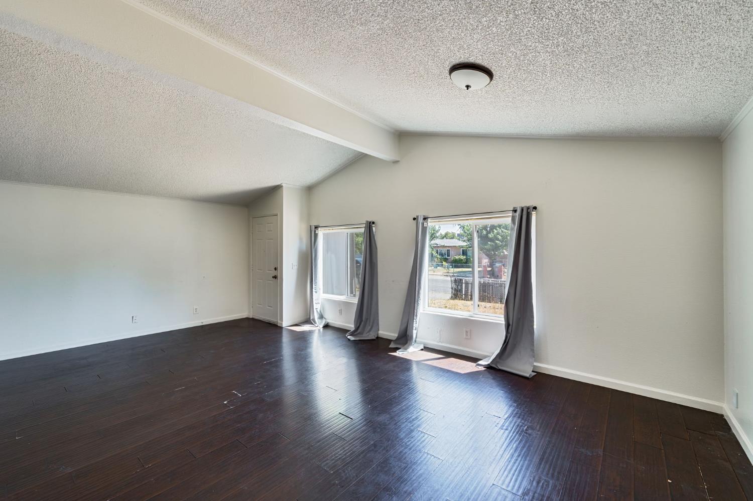2729 Toy Avenue Sacramento CA 95822