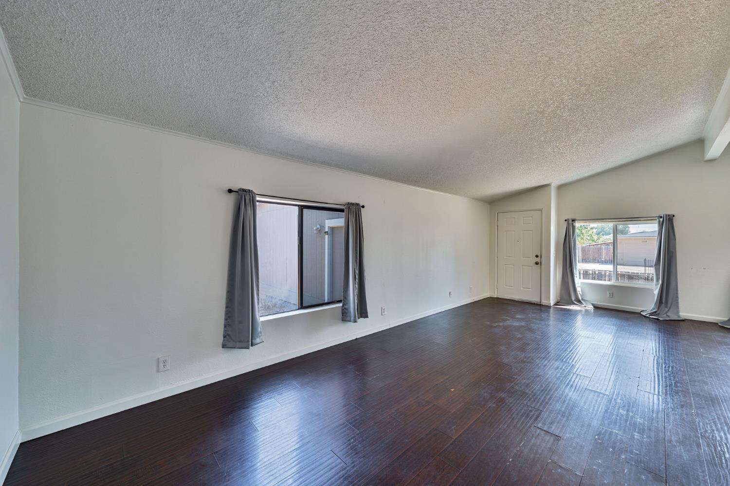 2729 Toy Avenue Sacramento CA 95822