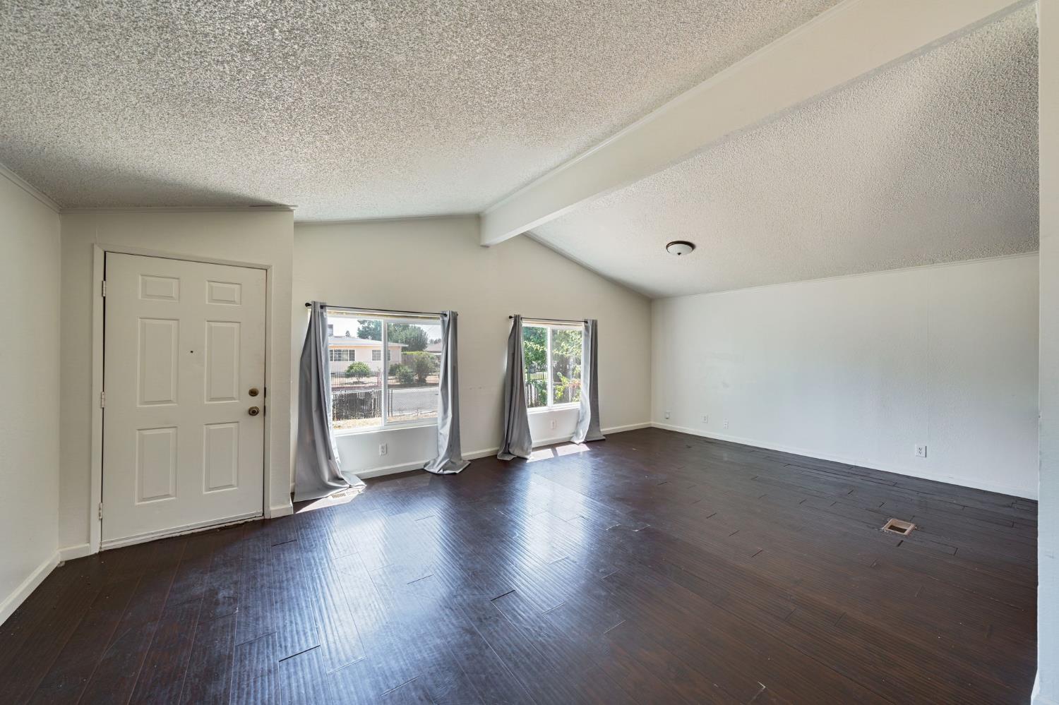 2729 Toy Avenue Sacramento CA 95822