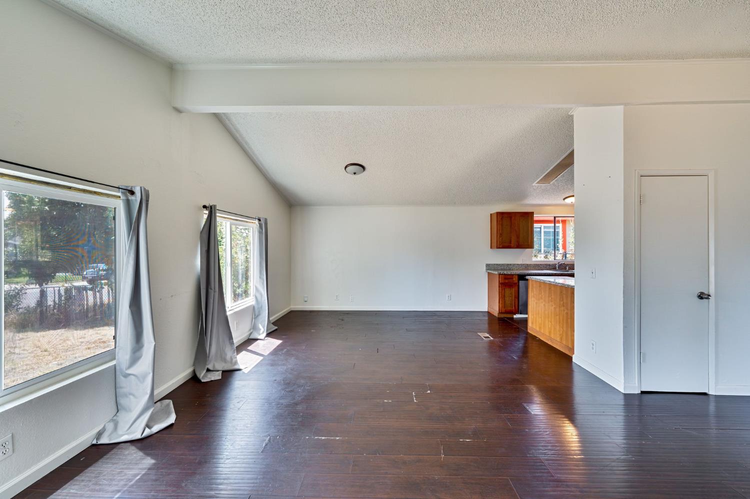 2729 Toy Avenue Sacramento CA 95822