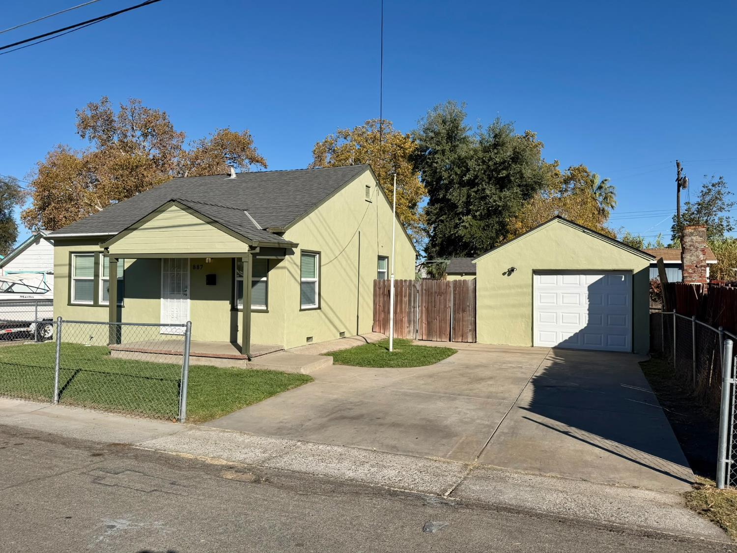 887 Edgewood Avenue Sacramento CA 95815