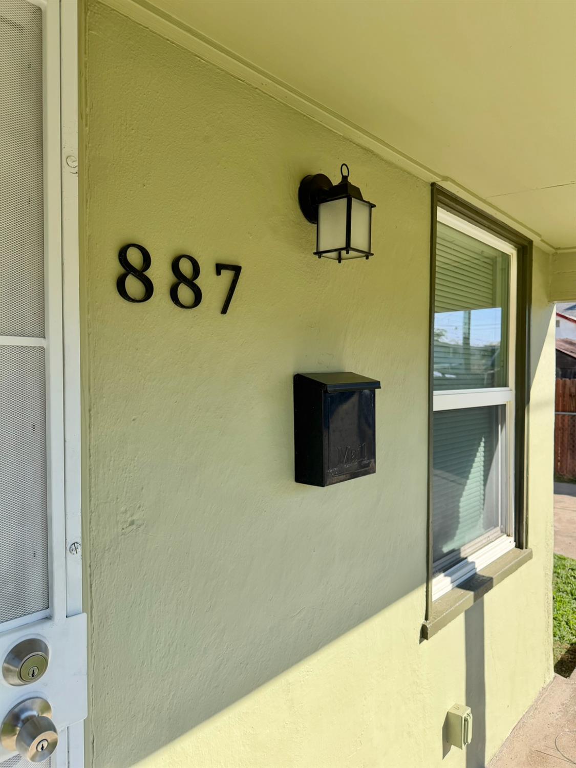 887 Edgewood Avenue Sacramento CA 95815