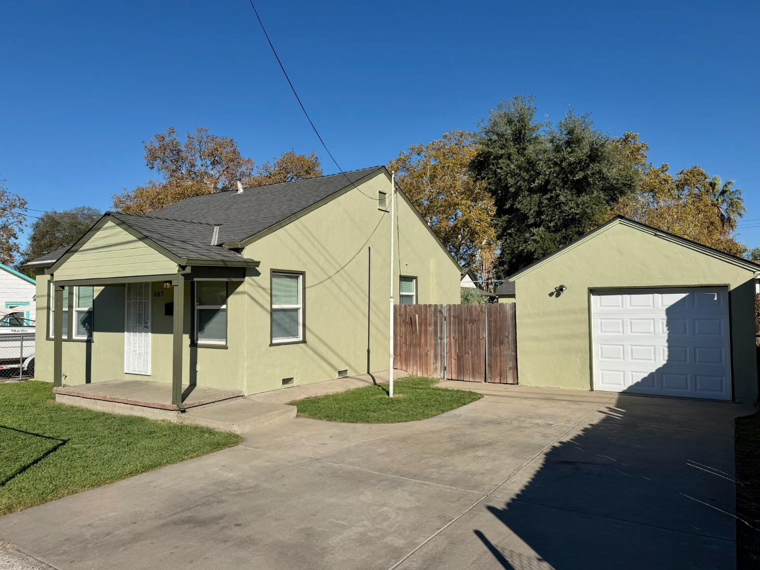 887 Edgewood Avenue Sacramento CA 95815