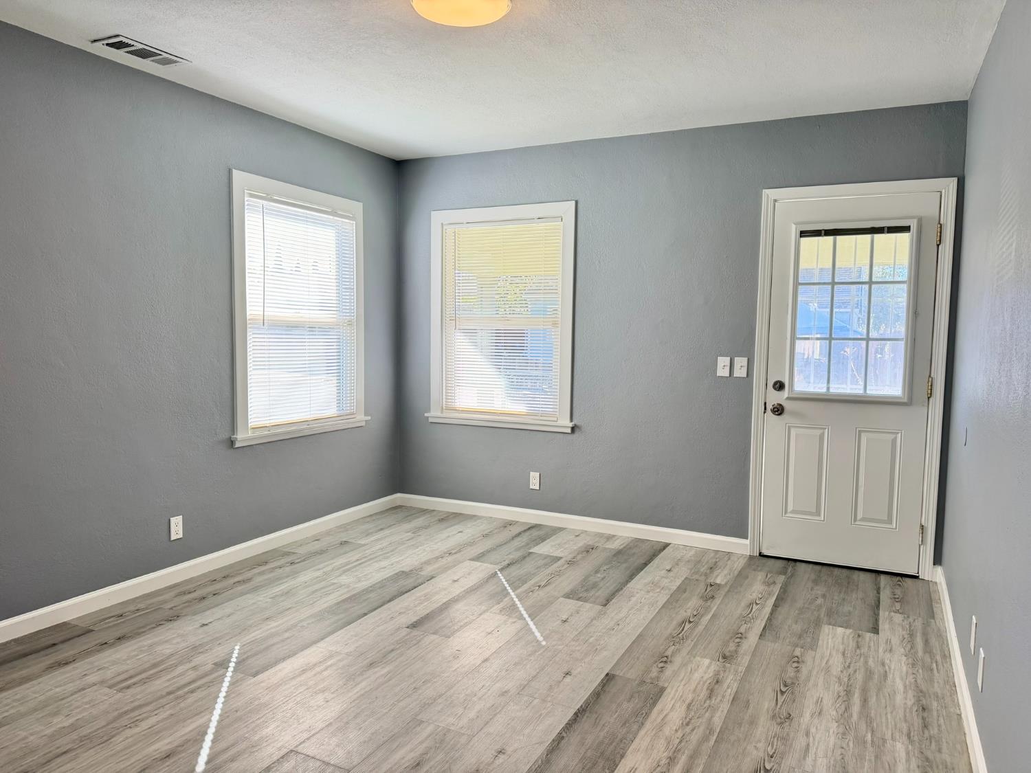 887 Edgewood Avenue Sacramento CA 95815