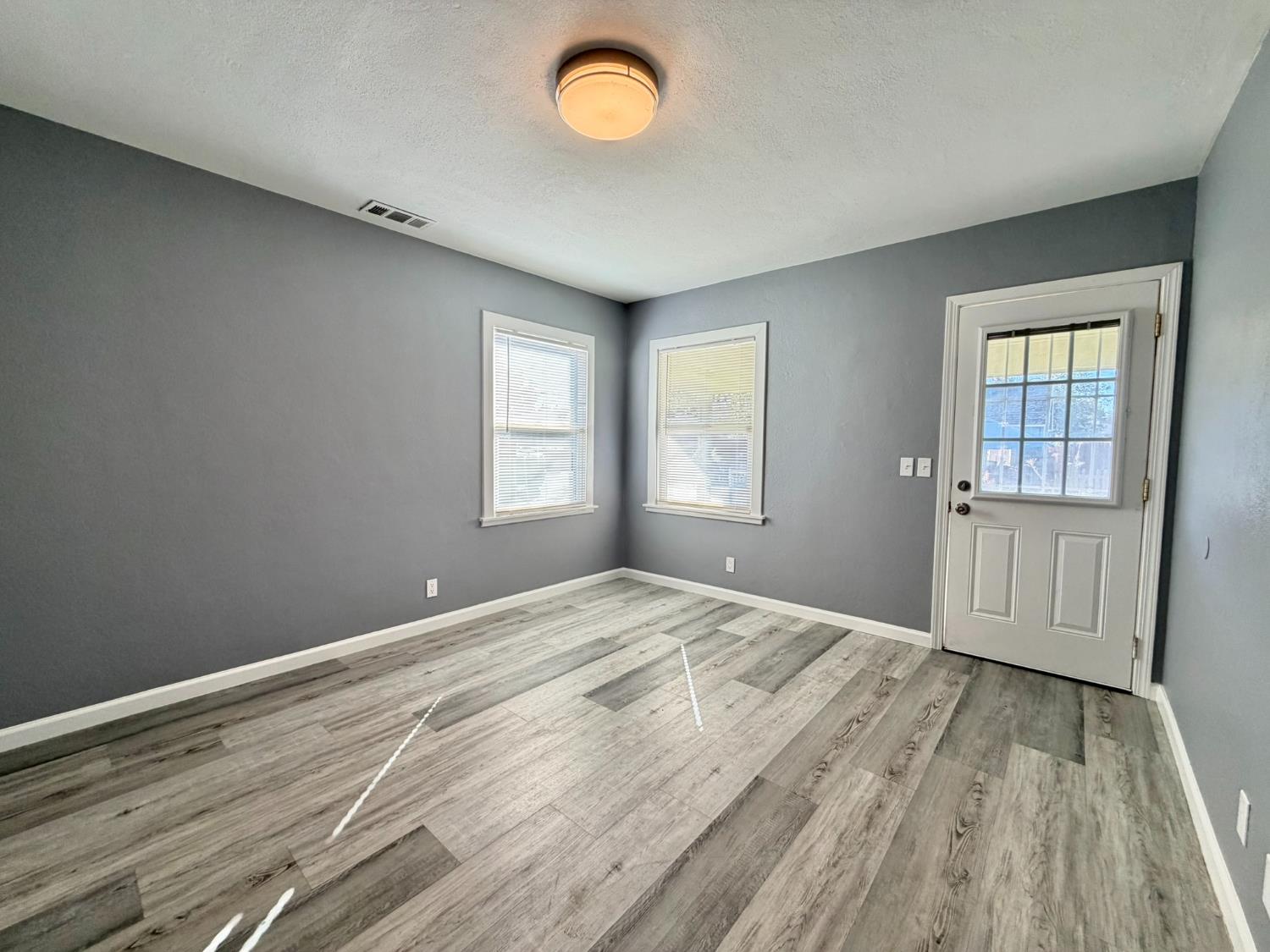 887 Edgewood Avenue Sacramento CA 95815