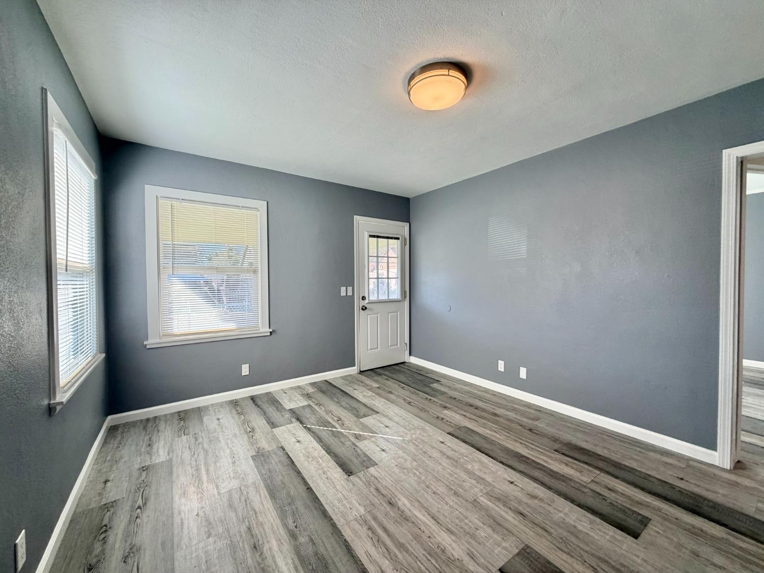 887 Edgewood Avenue Sacramento CA 95815