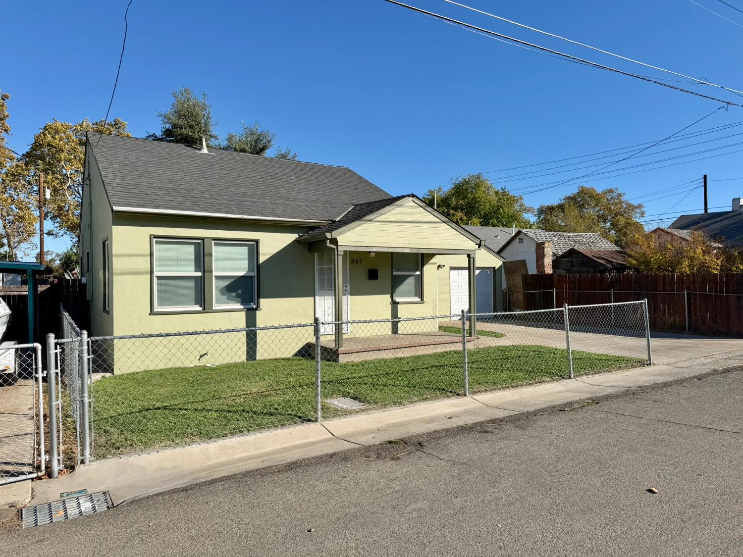 887 Edgewood Avenue Sacramento CA 95815