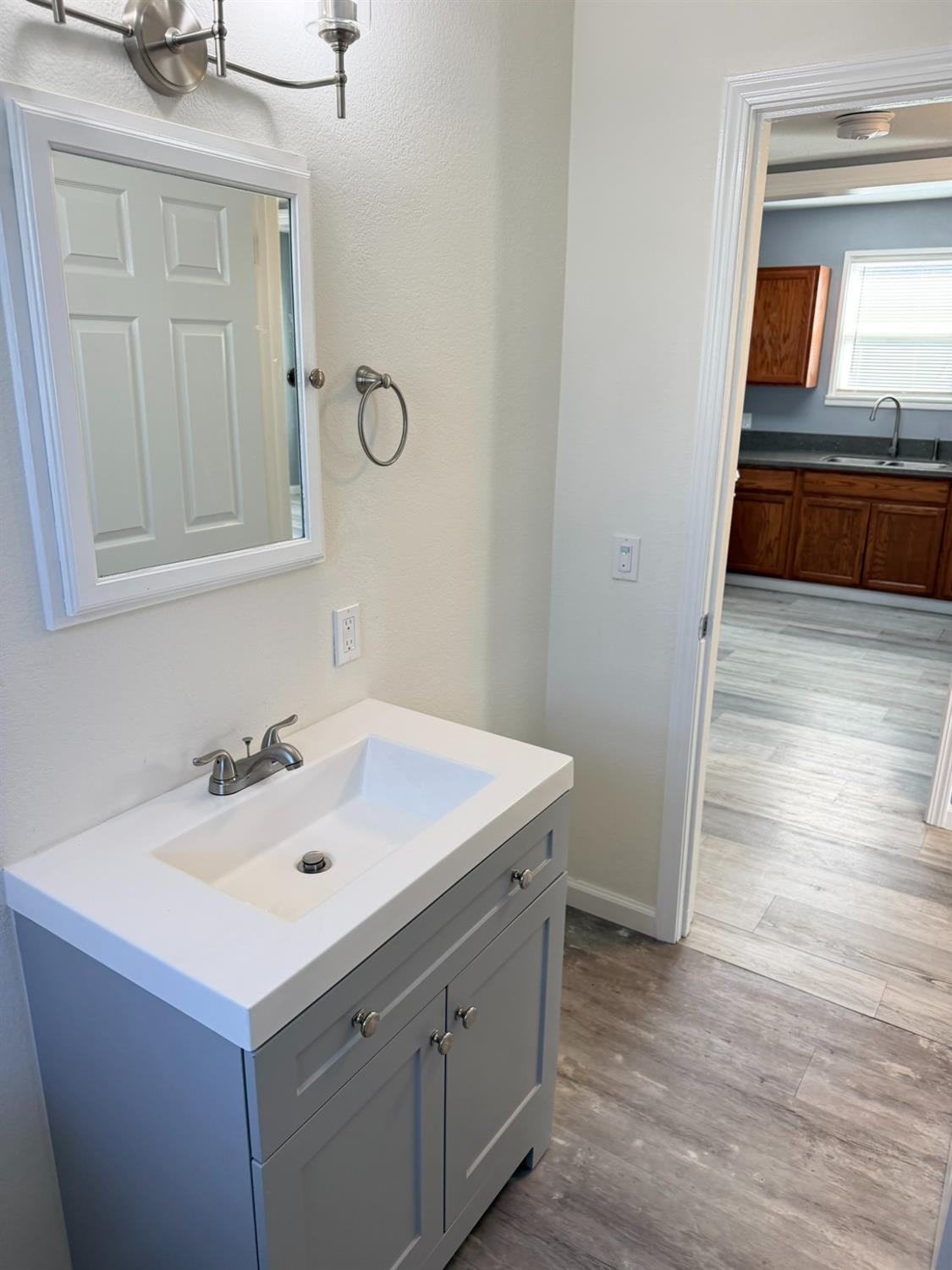 887 Edgewood Avenue Sacramento CA 95815