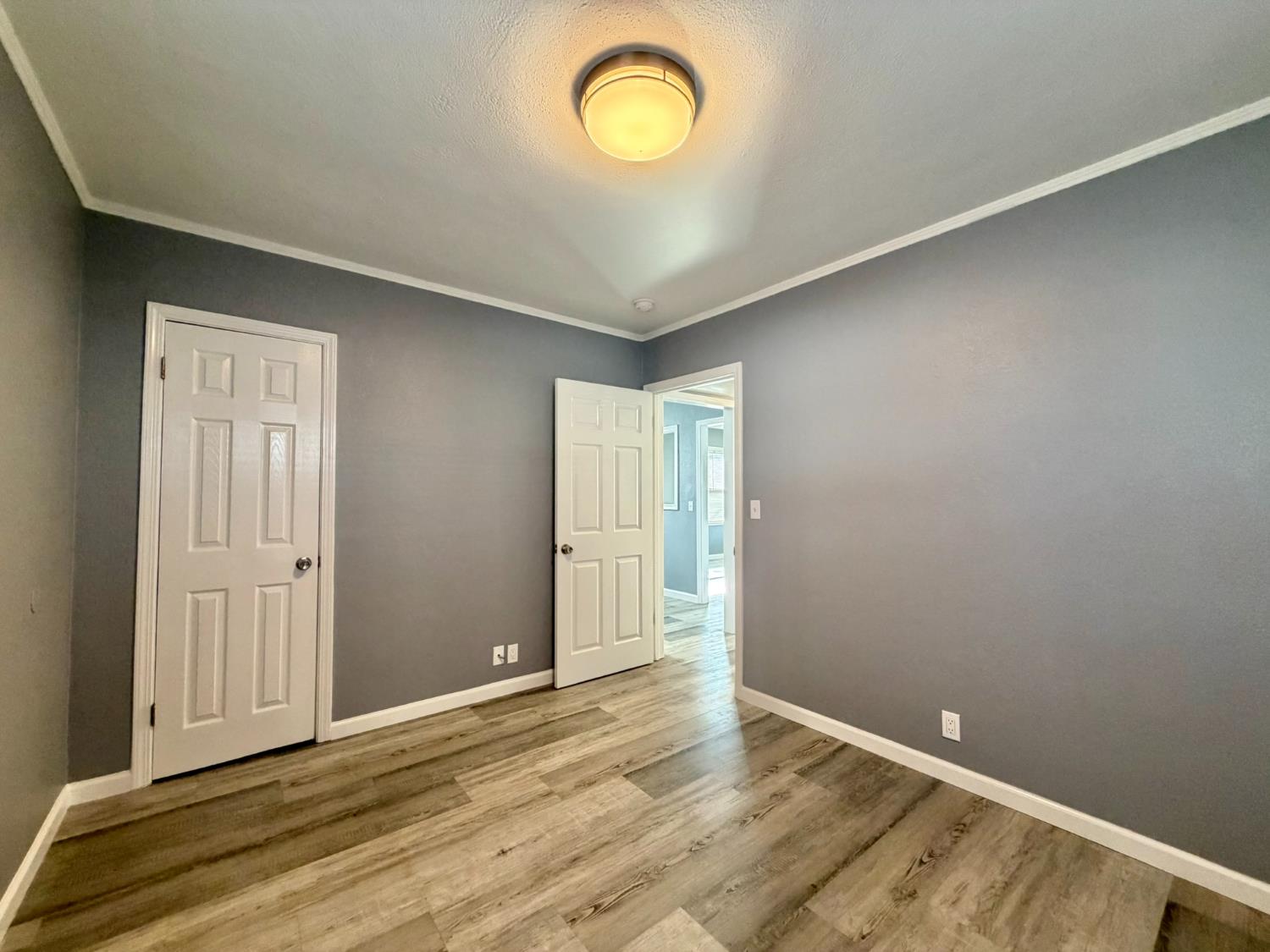 887 Edgewood Avenue Sacramento CA 95815