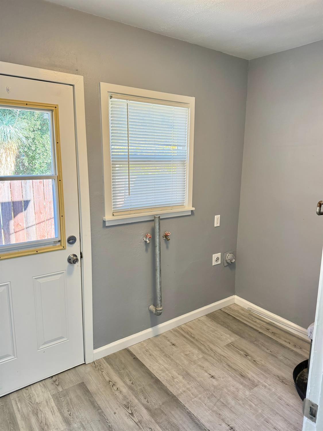 887 Edgewood Avenue Sacramento CA 95815