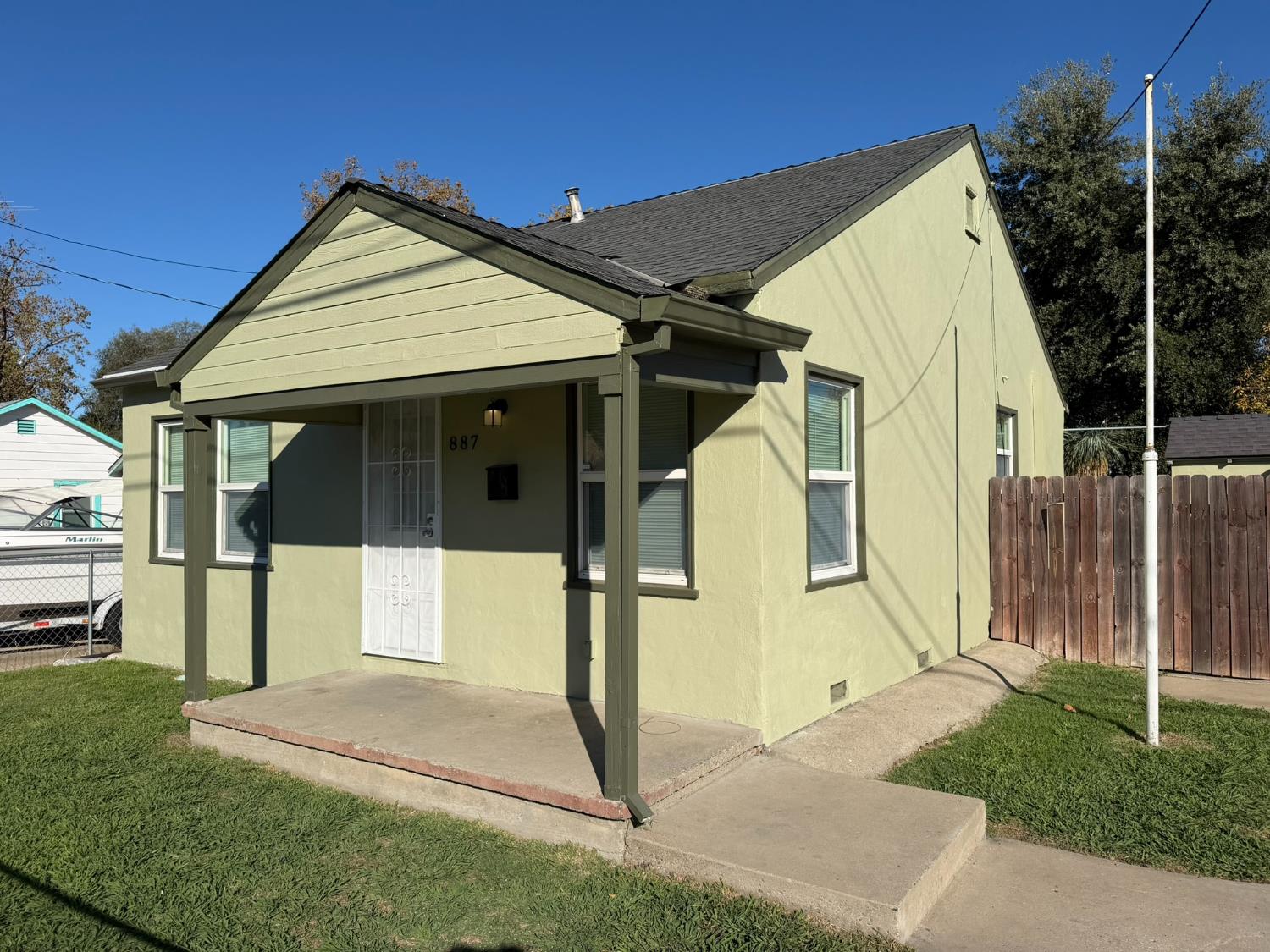 887 Edgewood Avenue Sacramento CA 95815