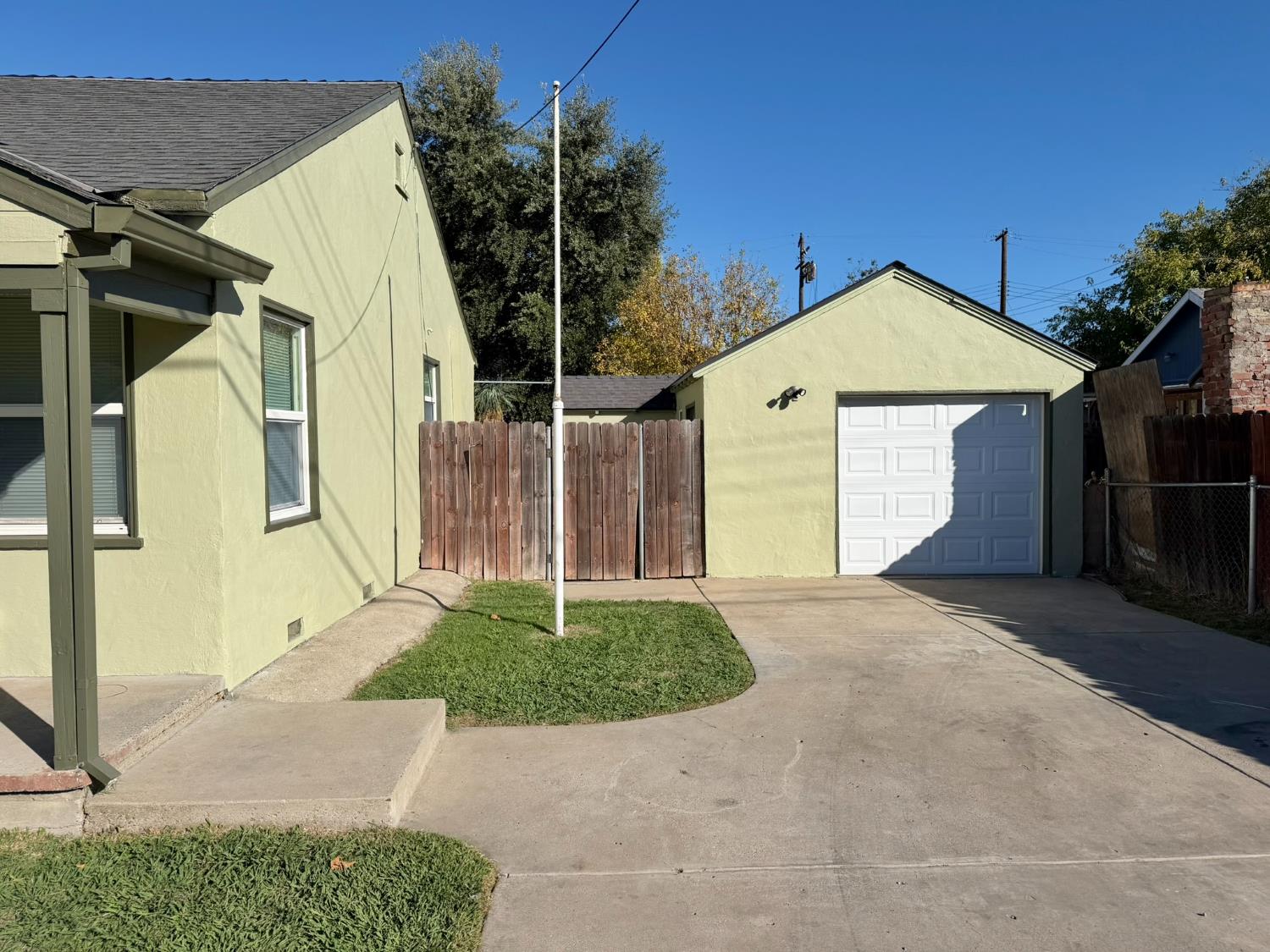887 Edgewood Avenue Sacramento CA 95815