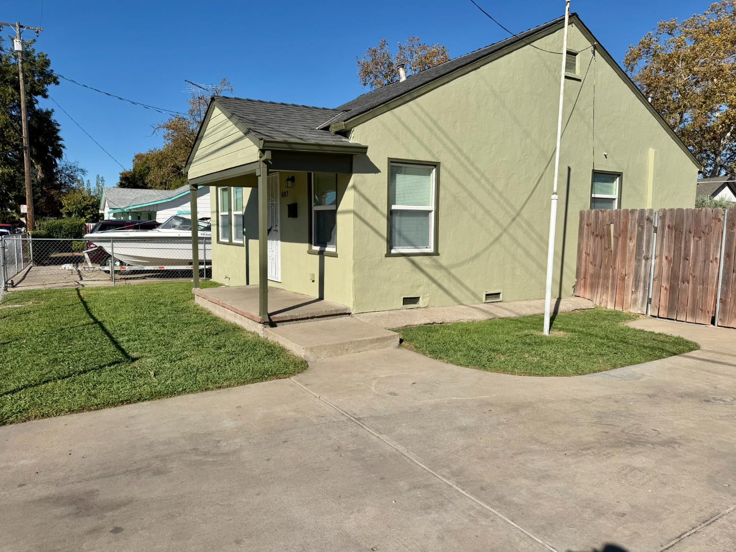 887 Edgewood Avenue Sacramento CA 95815