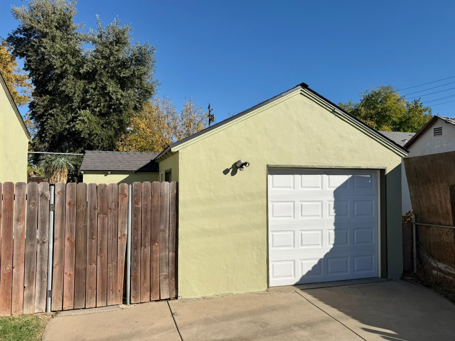 887 Edgewood Avenue Sacramento CA 95815