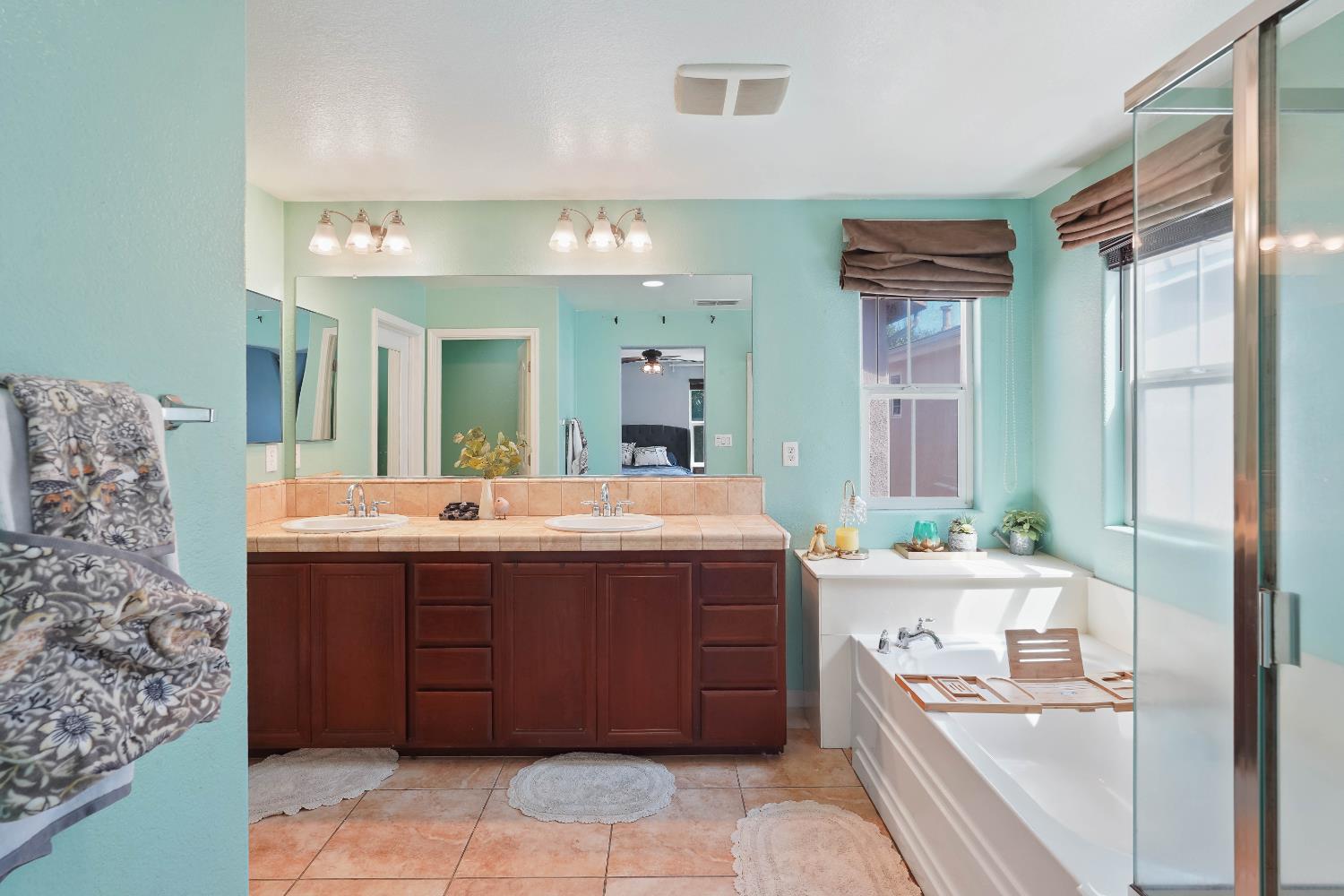 271 Candela Circle Sacramento CA 95835