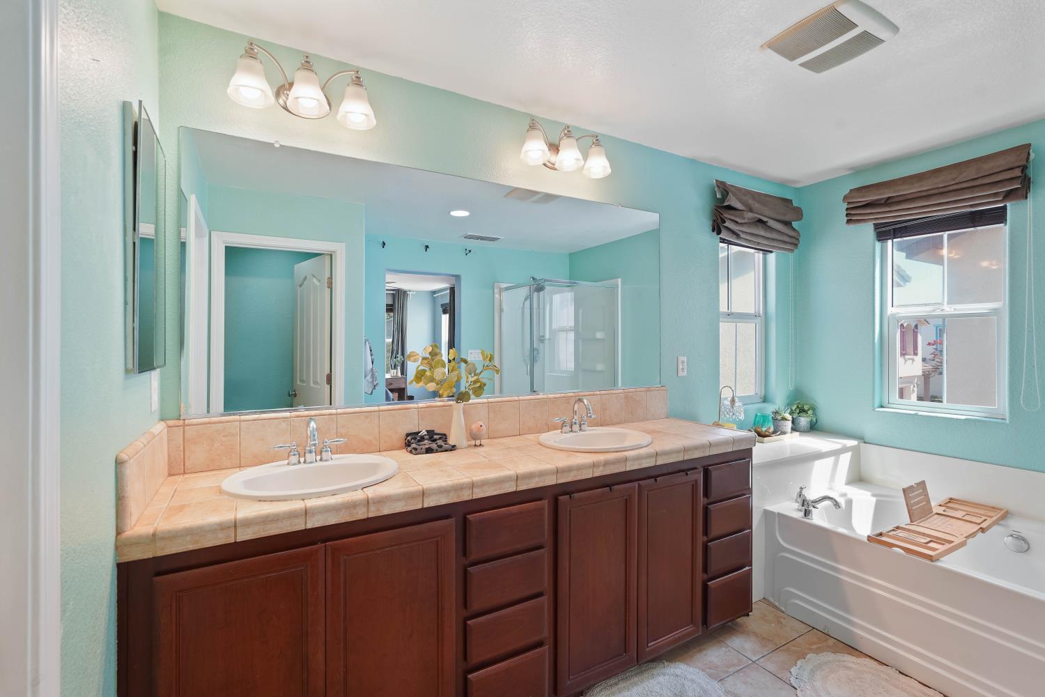 271 Candela Circle Sacramento CA 95835