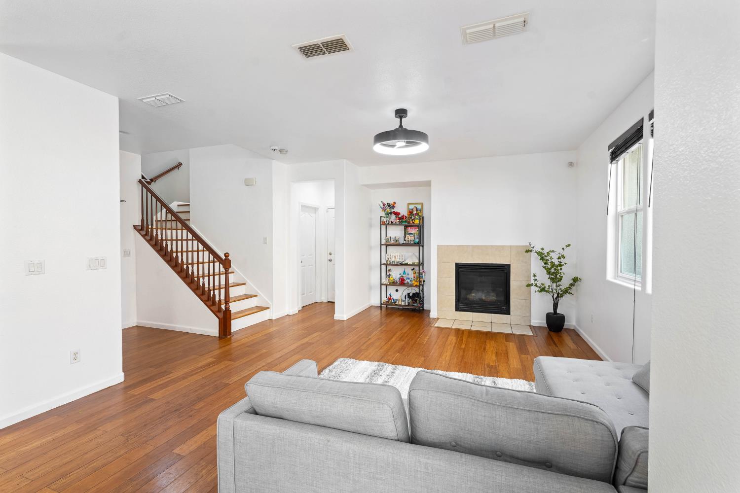 271 Candela Circle Sacramento CA 95835